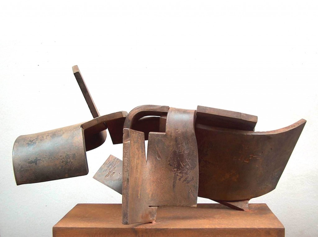 Marina 006. Wrought Iron. 39 x 71 x 36 cm. 2004. Carlos Albert Copyright